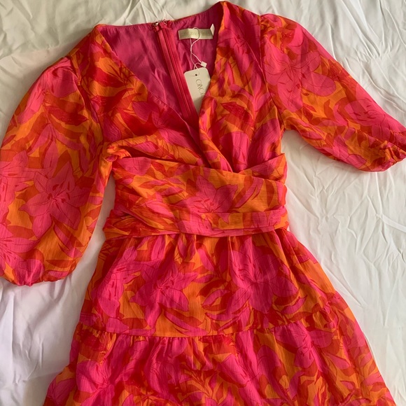 Gingham and Heels Catana Maxi Dress in tangerine floral! Size 4 - Picture 4 of 5